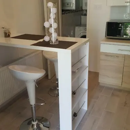 Gutenberg Utca Apartament Segedyn